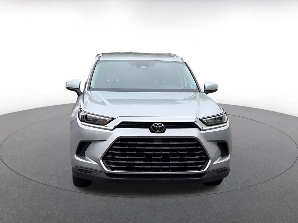 2025 Toyota Highlander - Image 4 of 31