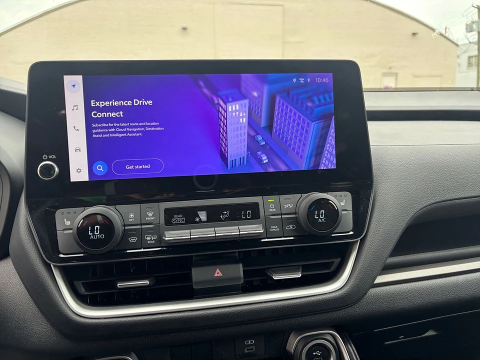 2025 Toyota Highlander - Image 19 of 31