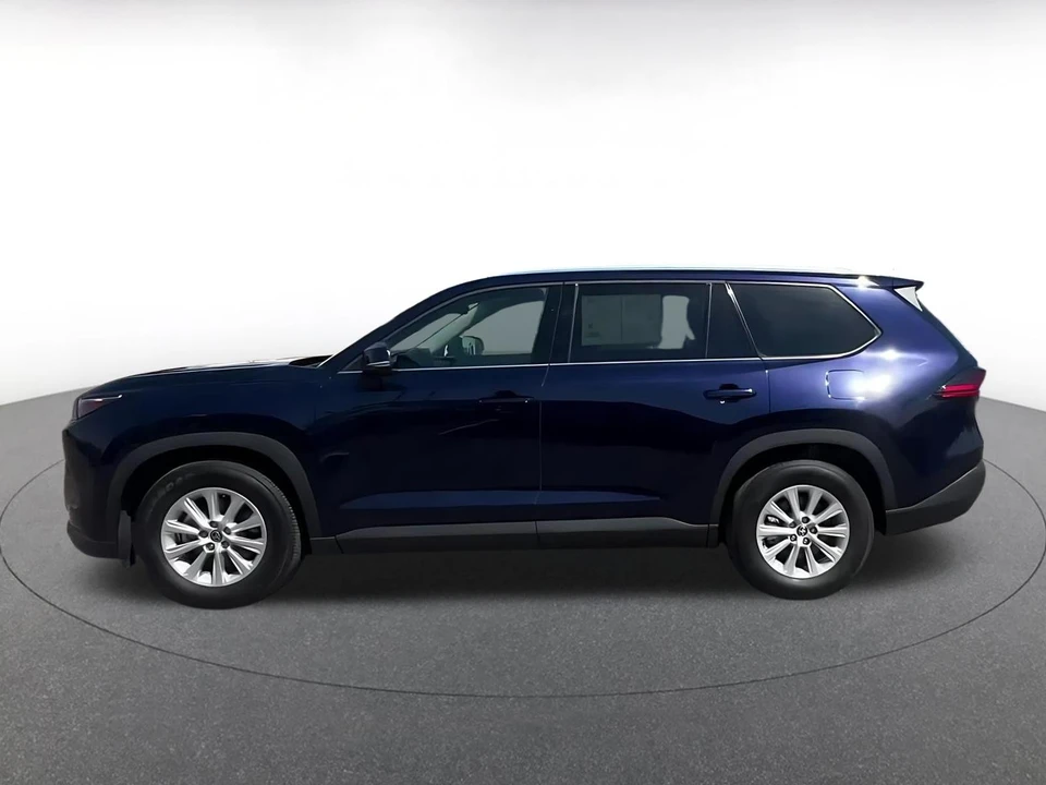 2025 Toyota Highlander - Image 6 of 31