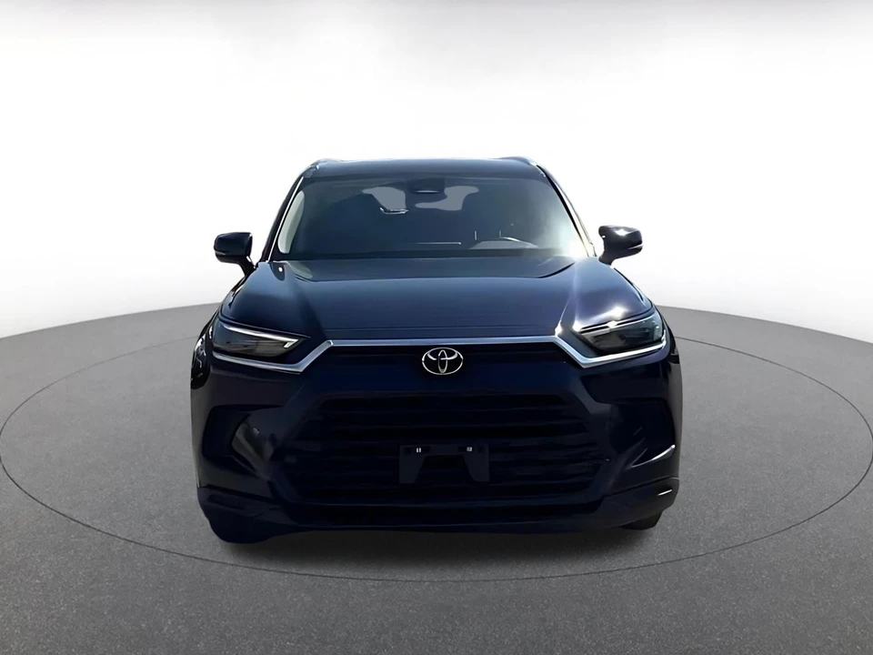 2025 Toyota Highlander - Image 4 of 31
