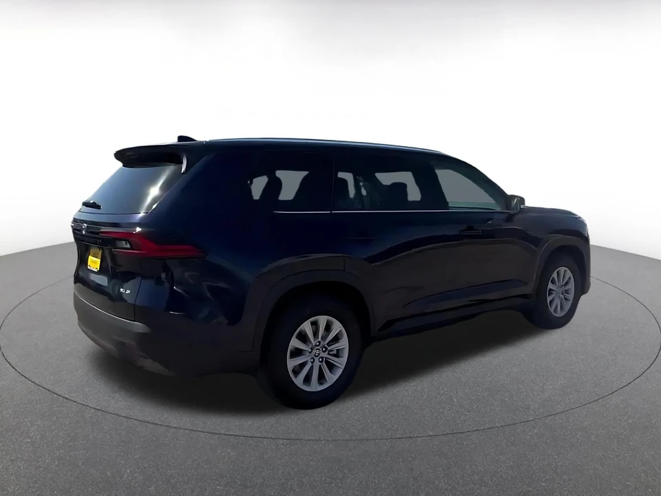 2025 Toyota Highlander - Image 11 of 31