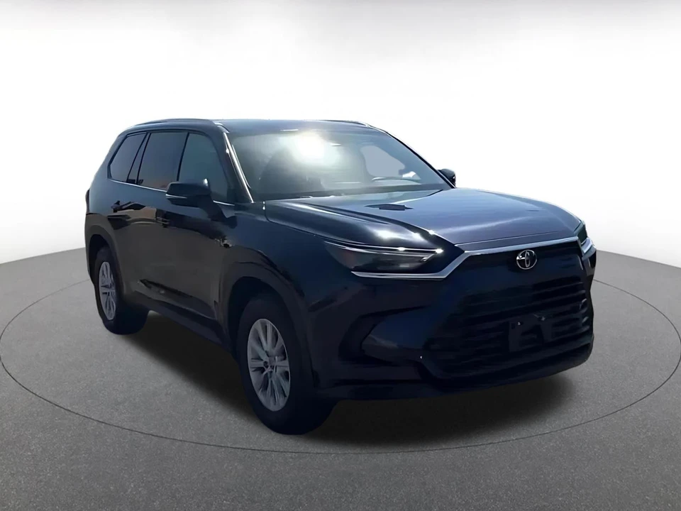 2025 Toyota Highlander - Image 3 of 31