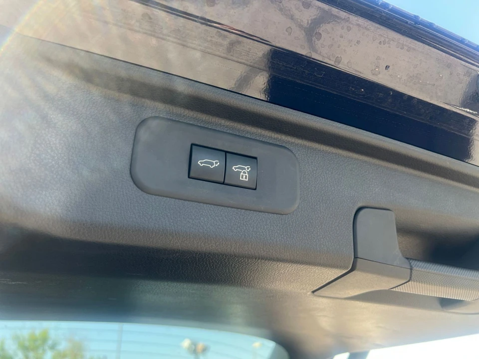 2025 Toyota Highlander - Image 17 of 31