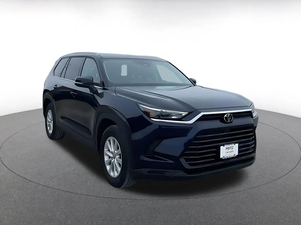 2025 Toyota Highlander - Image 3 of 31