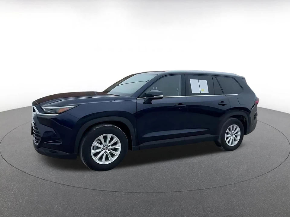 2025 Toyota Highlander - Image 6 of 31