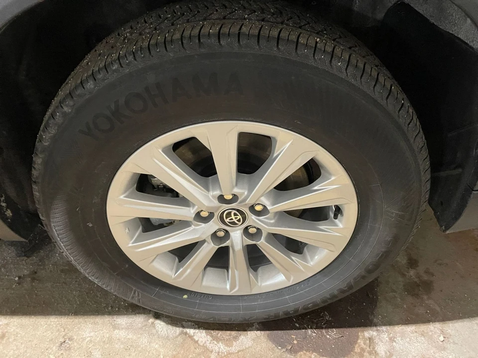 2025 Toyota Highlander - Image 27 of 31