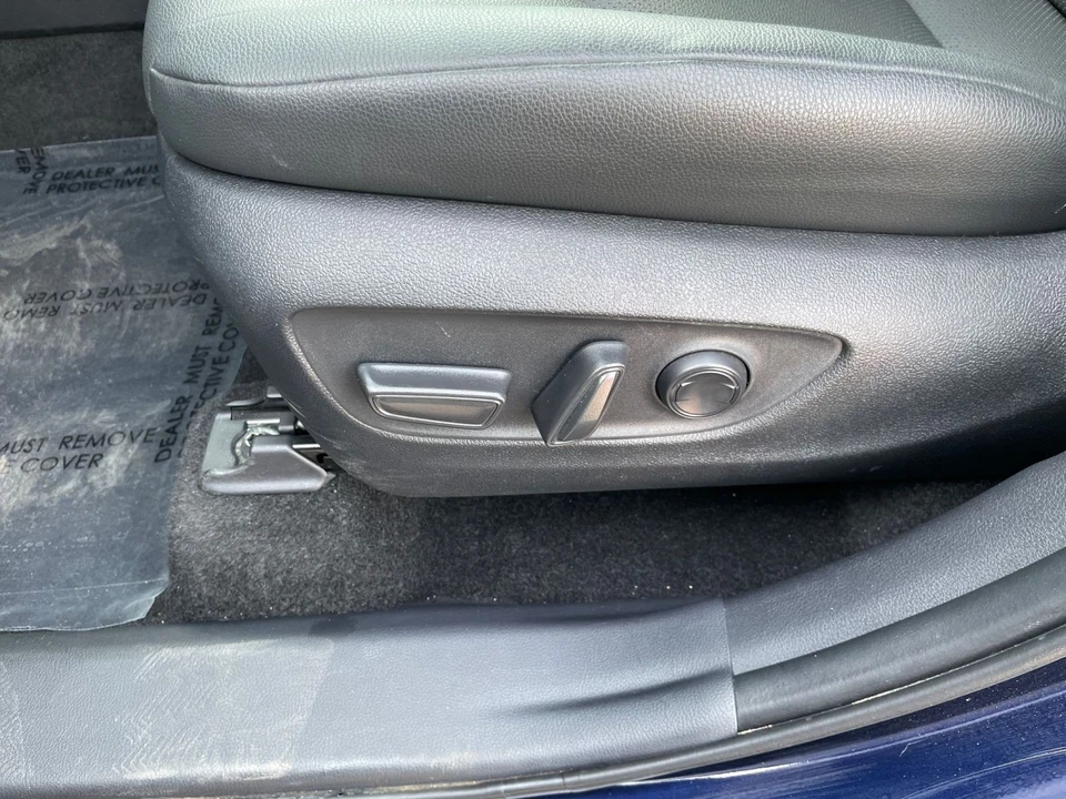 2025 Toyota Highlander - Image 18 of 31