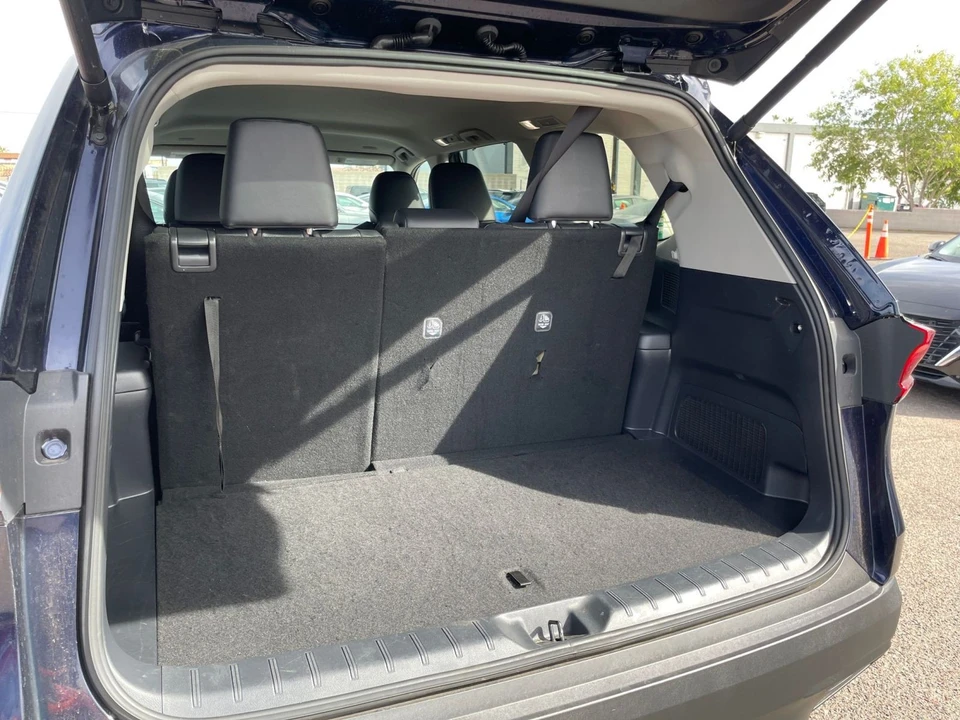 2025 Toyota Highlander - Image 28 of 31