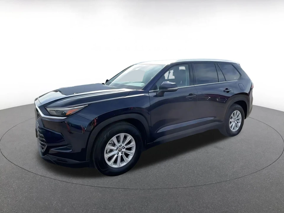 2025 Toyota Highlander - Image 6 of 31