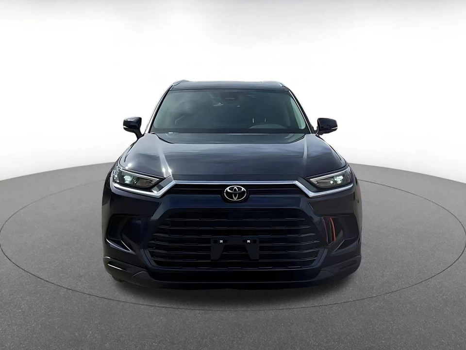 2025 Toyota Highlander - Image 4 of 31