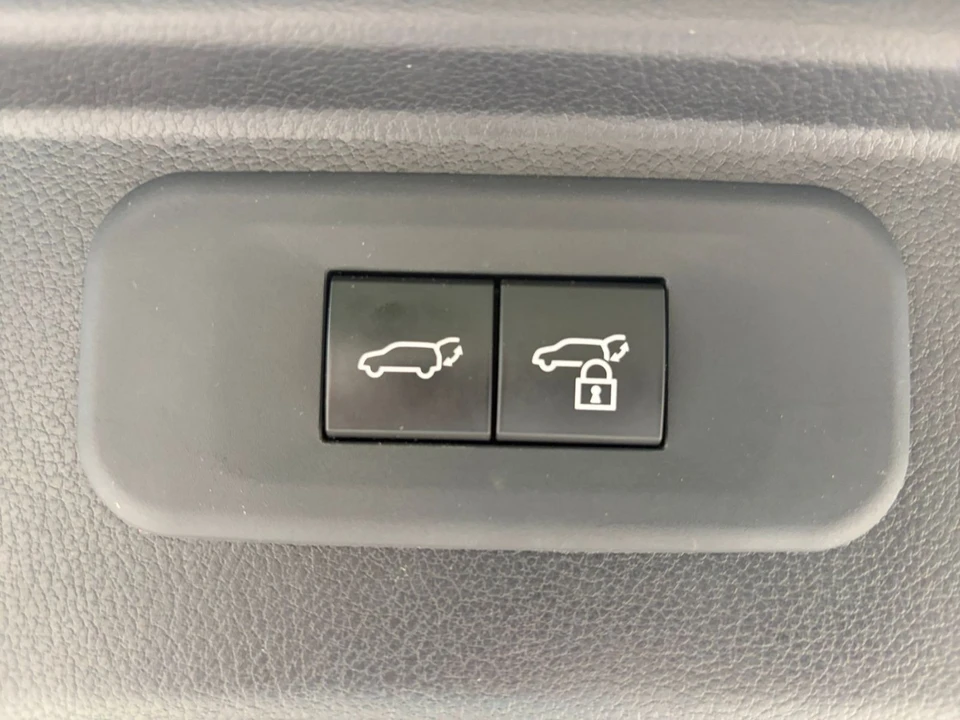 2025 Toyota Highlander - Image 25 of 31