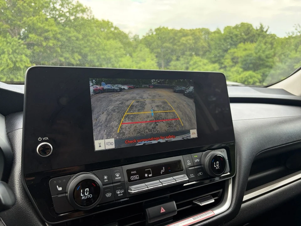 2025 Toyota Highlander - Image 27 of 31