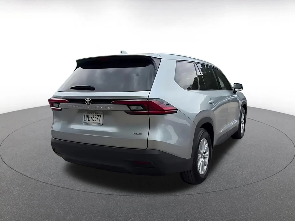 2025 Toyota Highlander - Image 13 of 31