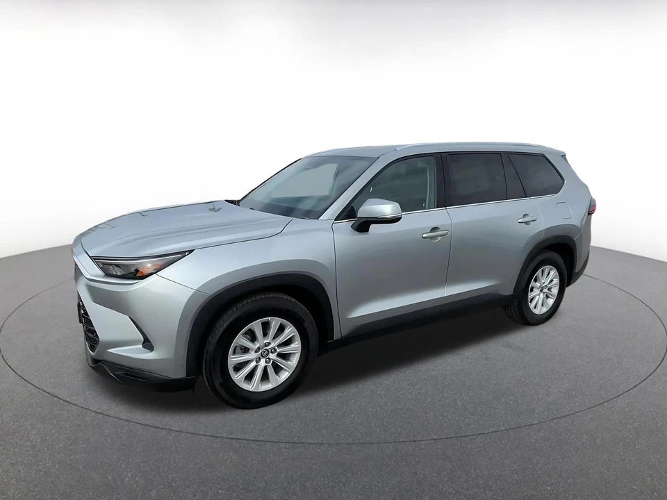 2025 Toyota Highlander - Image 6 of 31