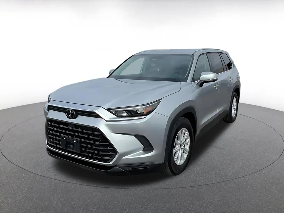 2025 Toyota Highlander - Image 5 of 31