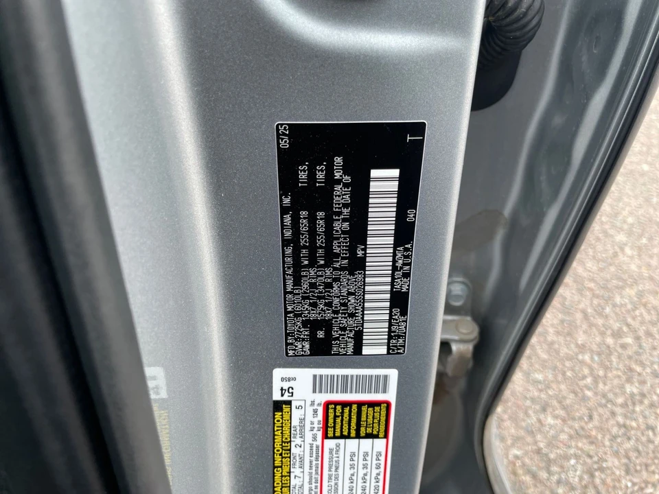 2025 Toyota Highlander - Image 26 of 31