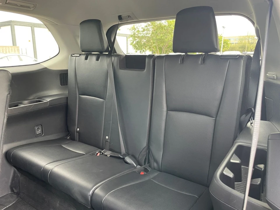 2025 Toyota Highlander - Image 25 of 31