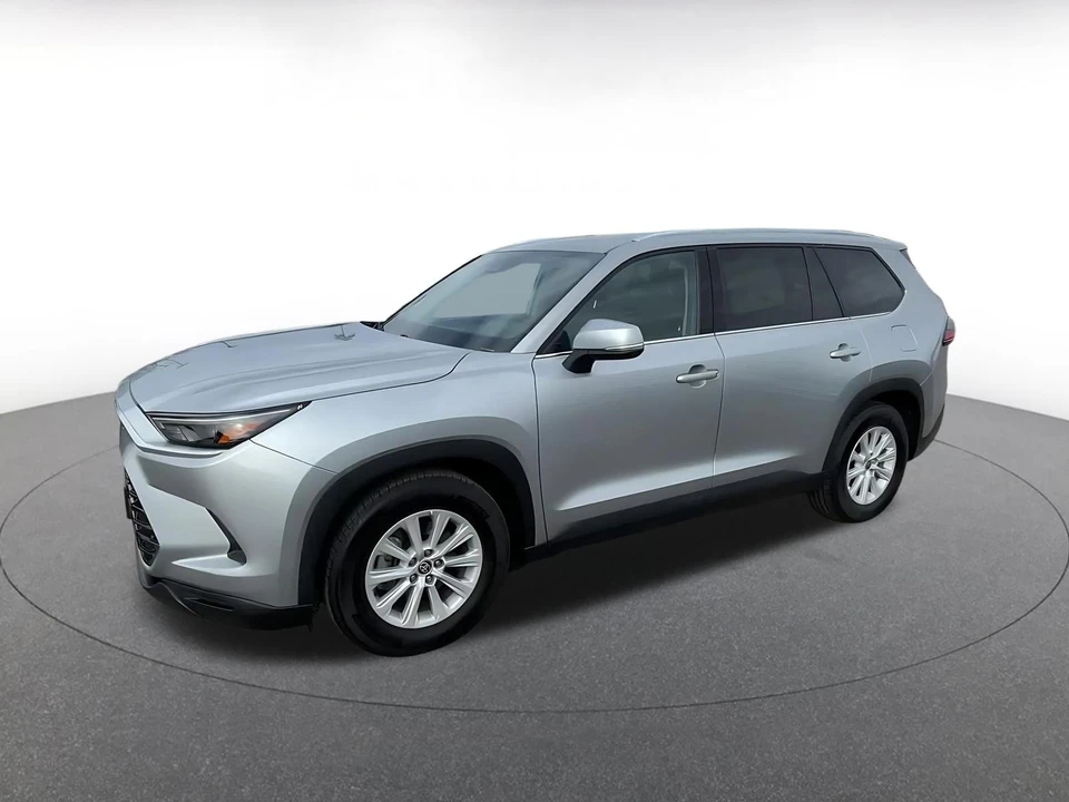 2025 Toyota Highlander - Image 6 of 31
