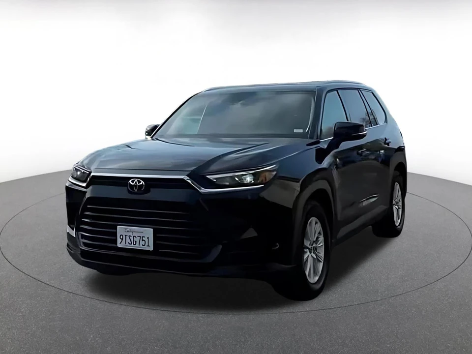 2025 Toyota Highlander - Image 3 of 31