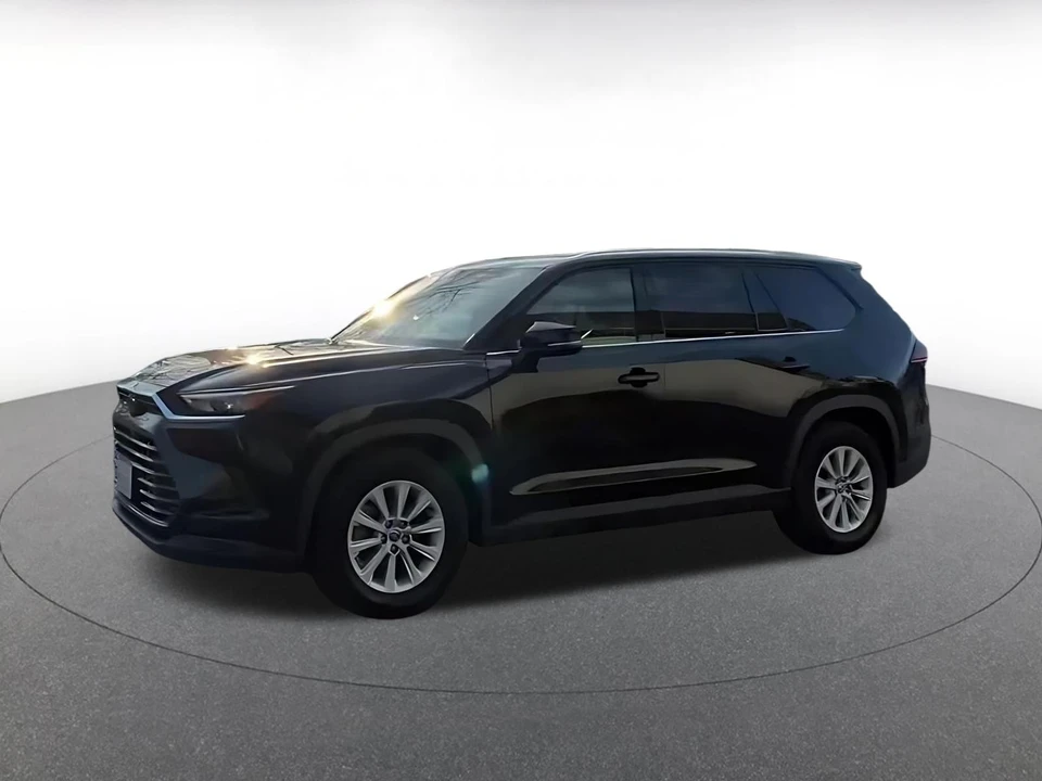 2025 Toyota Highlander - Image 4 of 31