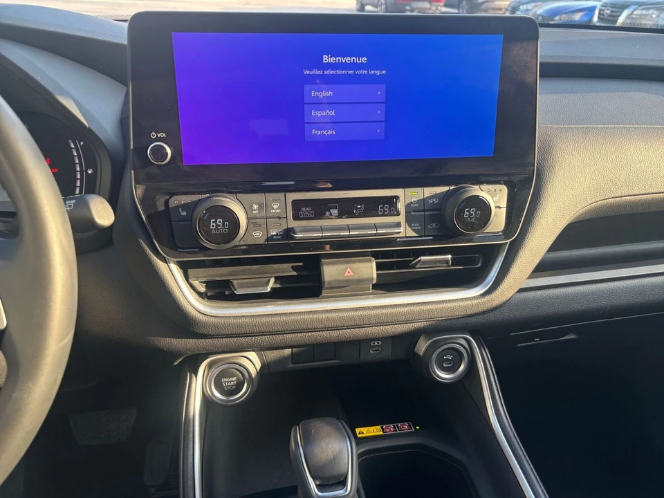 2025 Toyota Highlander - Image 14 of 31