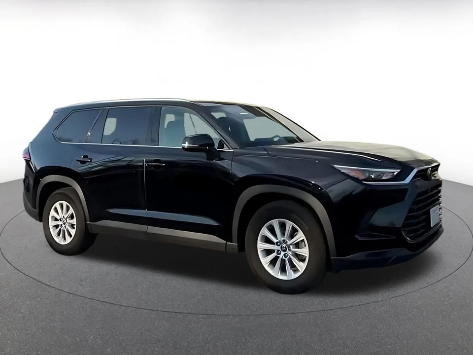 2025 Toyota Highlander - Image 5 of 31