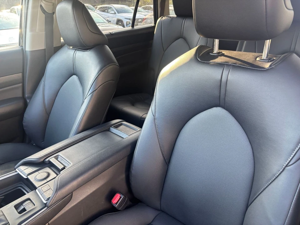 2025 Toyota Highlander - Image 31 of 31