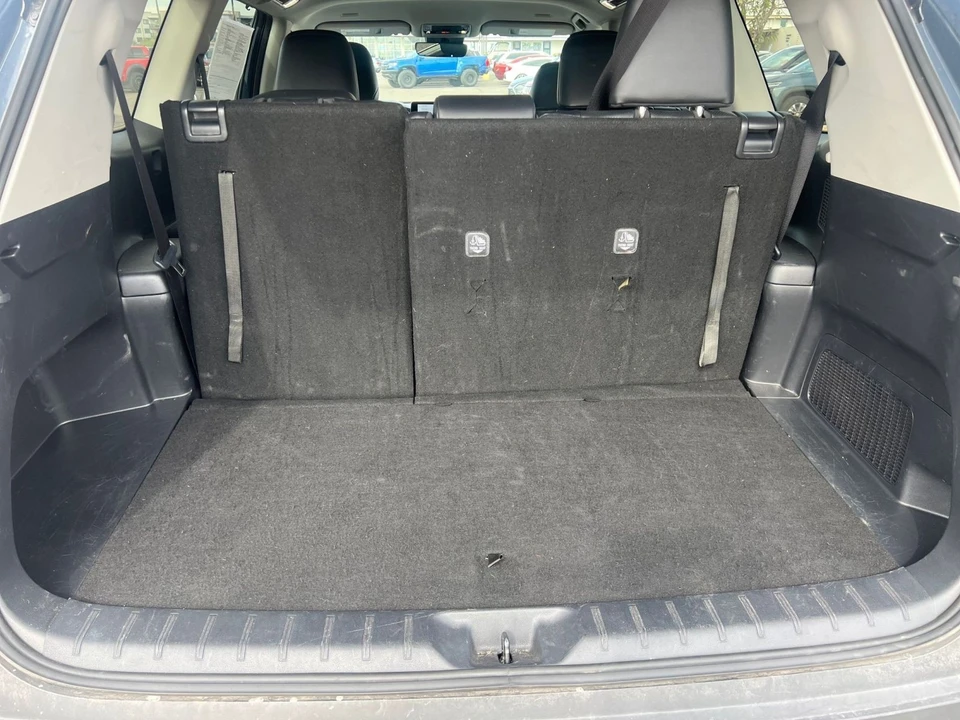2025 Toyota Highlander - Image 28 of 31