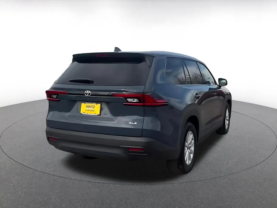 2025 Toyota Highlander - Image 11 of 31