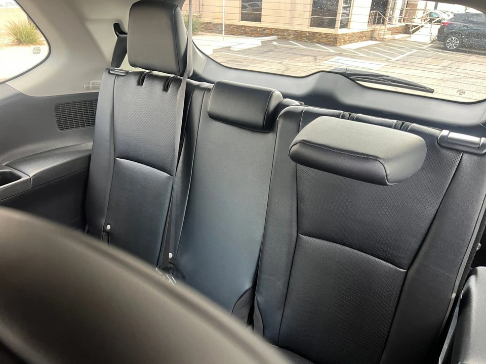 2025 Toyota Highlander - Image 14 of 31