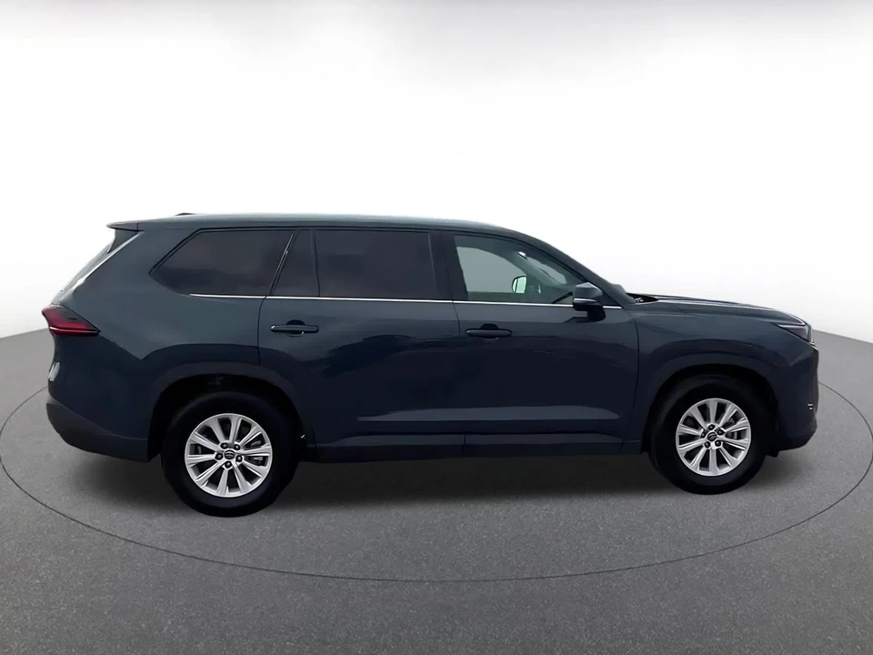2025 Toyota Highlander - Image 13 of 31