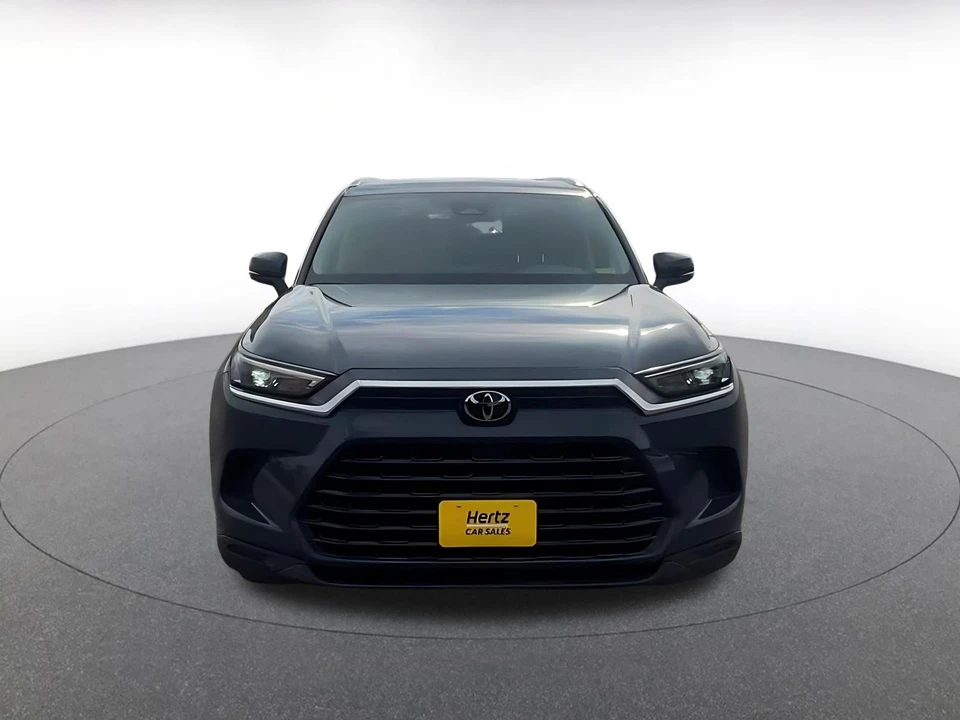 2025 Toyota Highlander - Image 4 of 31