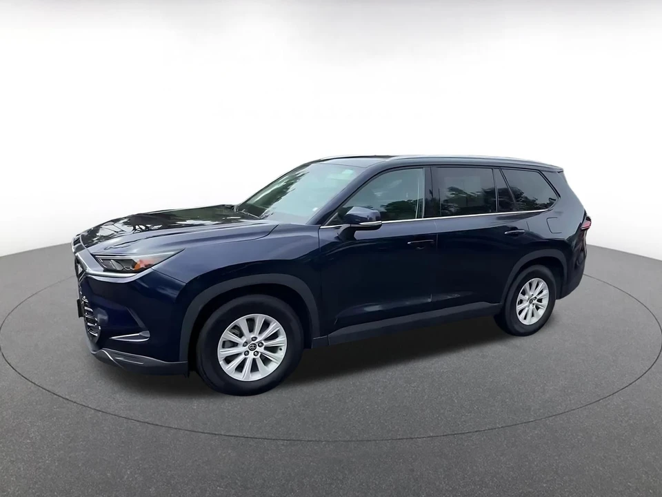 2025 Toyota Highlander - Image 9 of 31