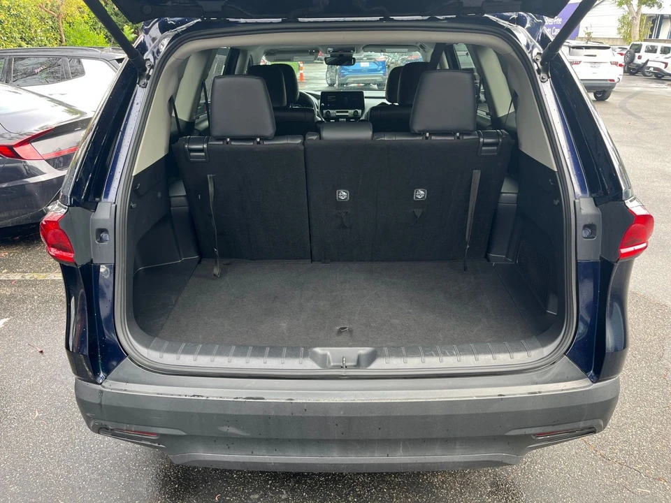 2025 Toyota Highlander - Image 30 of 31