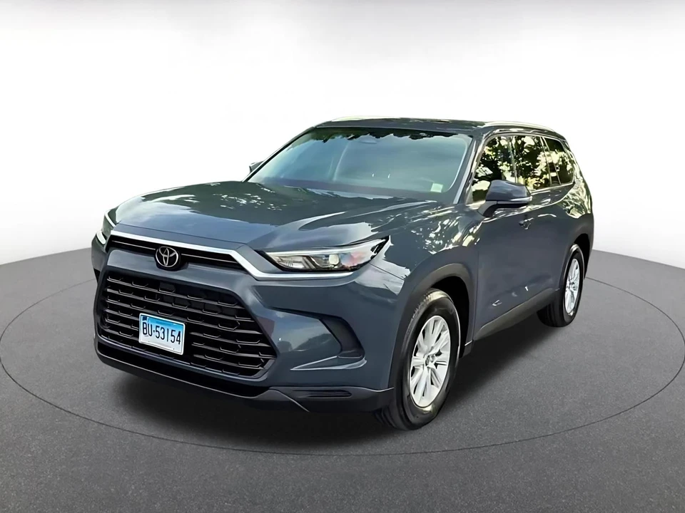 2025 Toyota Highlander - Image 6 of 31