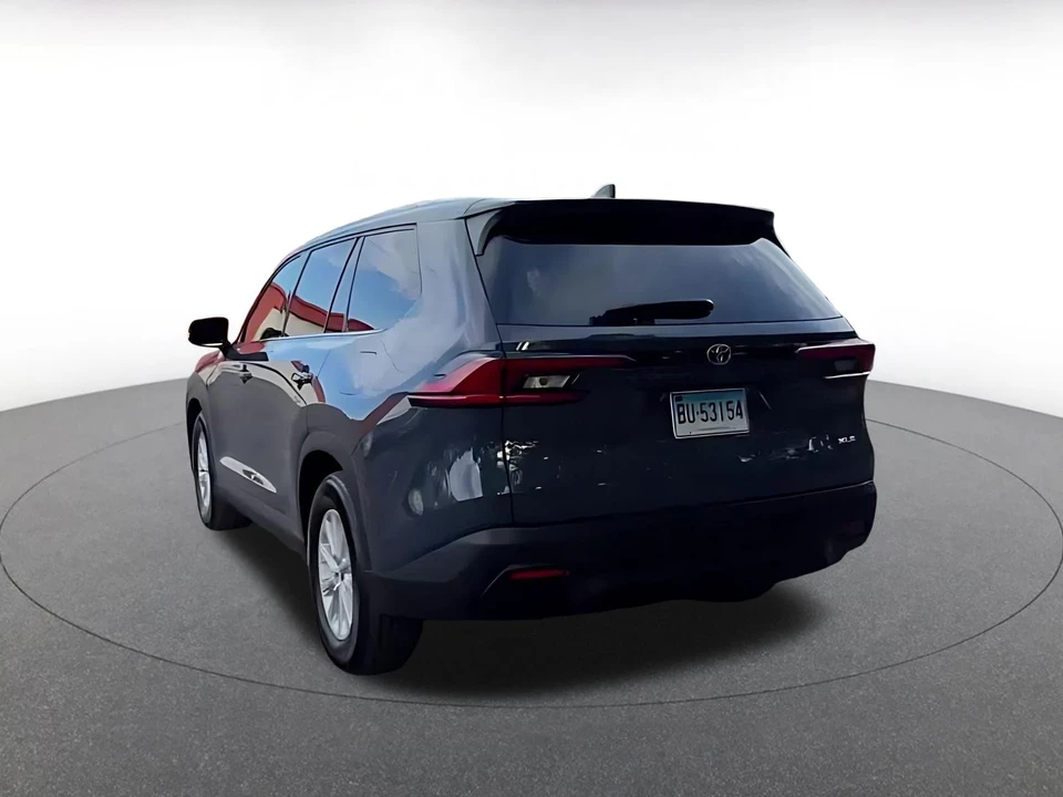 2025 Toyota Highlander - Image 11 of 31