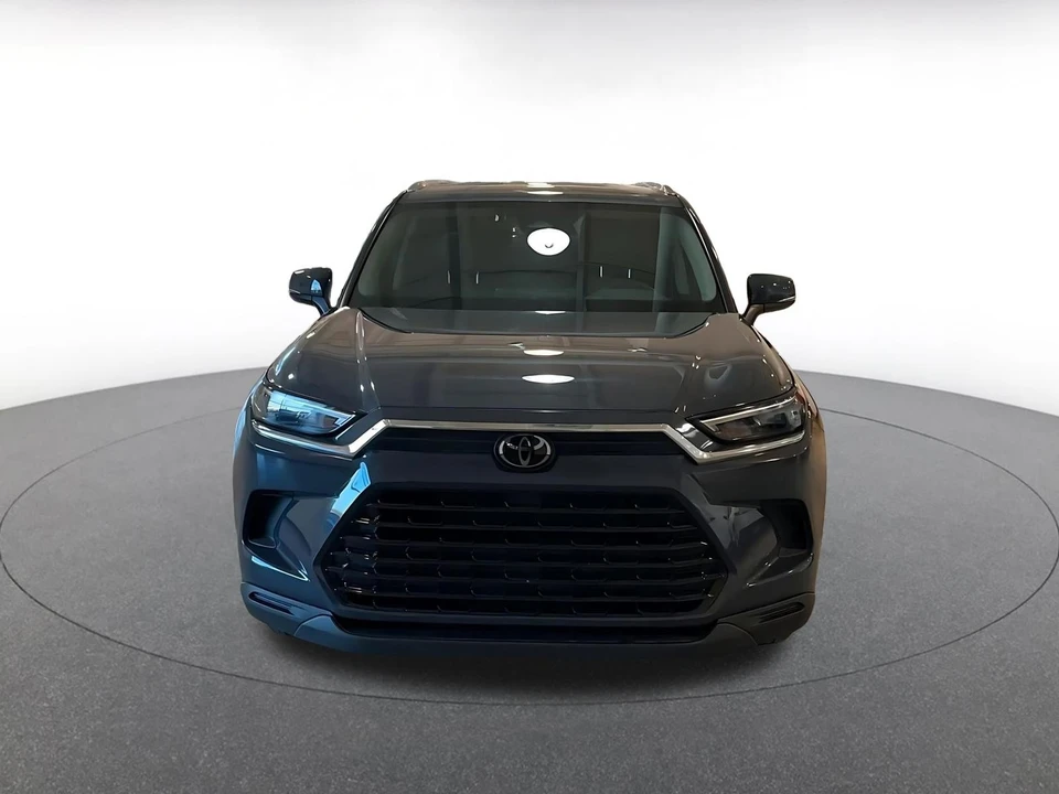 2025 Toyota Highlander - Image 4 of 31