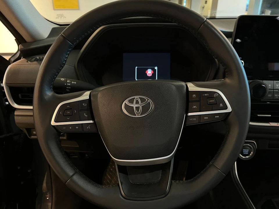 2025 Toyota Highlander - Image 24 of 31