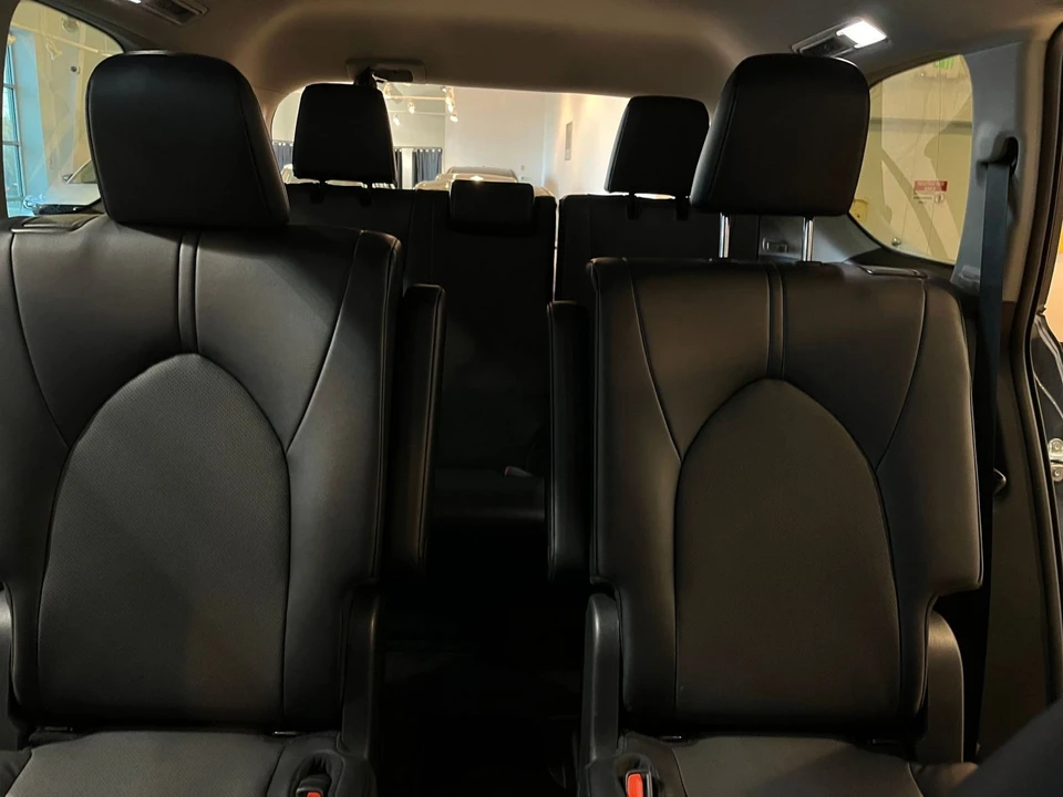 2025 Toyota Highlander - Image 25 of 31