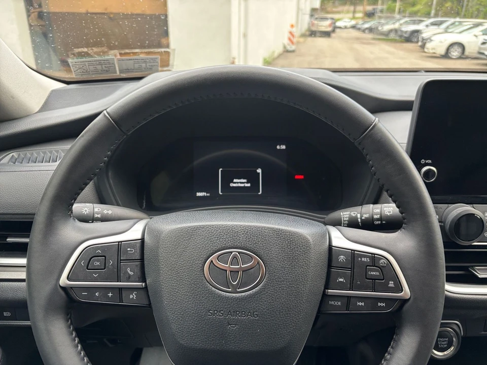 2025 Toyota Highlander - Image 28 of 31