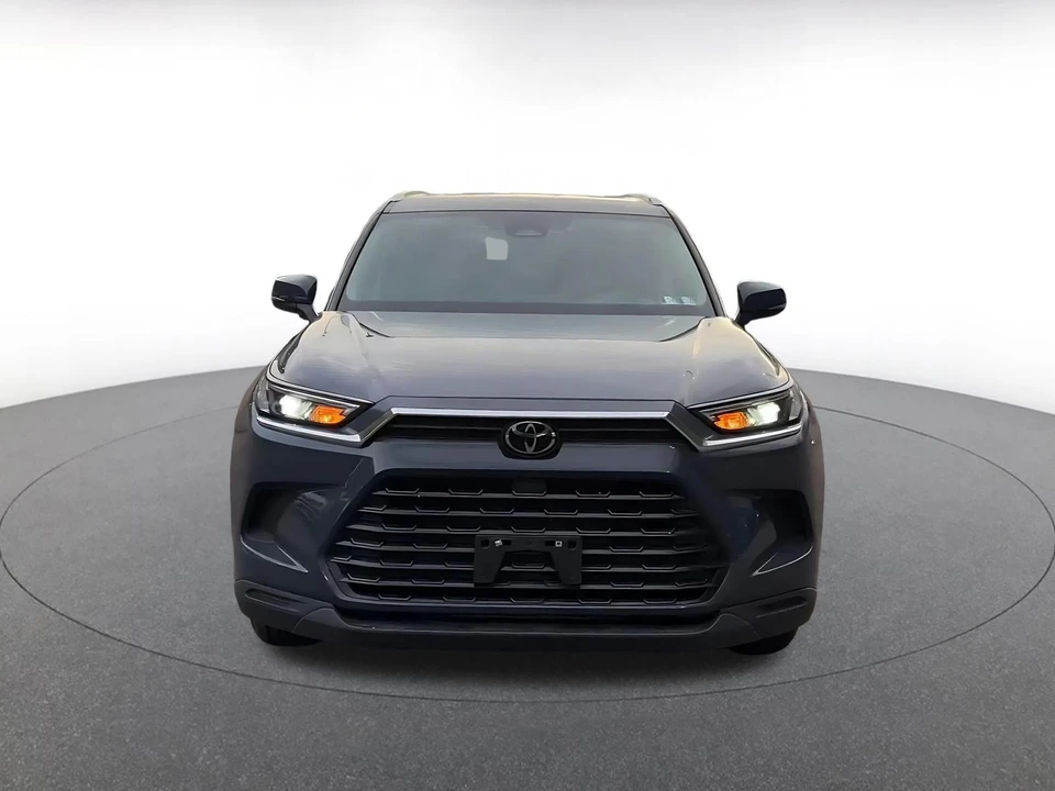 2025 Toyota Highlander - Image 4 of 31