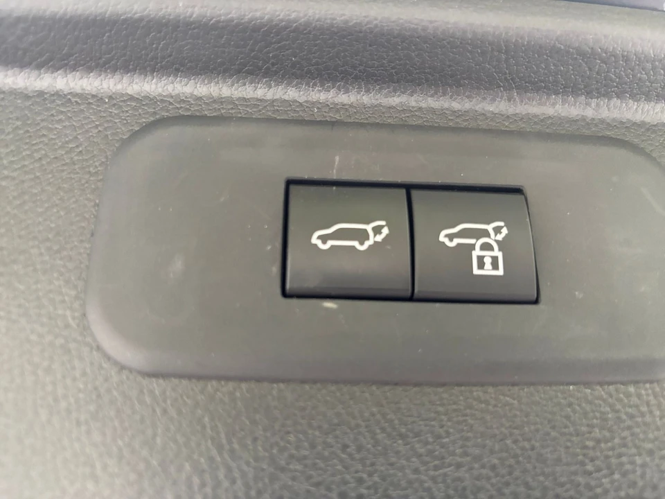 2025 Toyota Highlander - Image 22 of 31