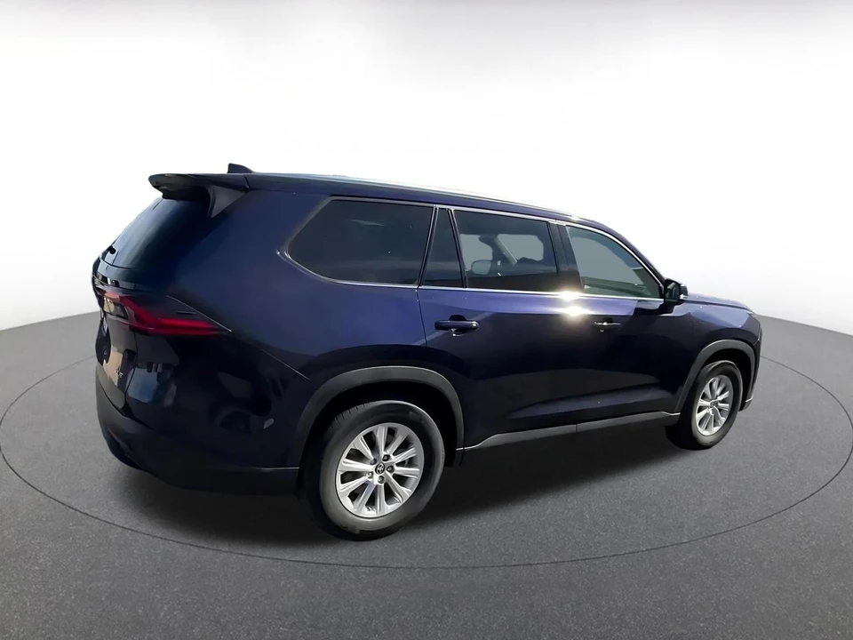 2025 Toyota Highlander - Image 12 of 31