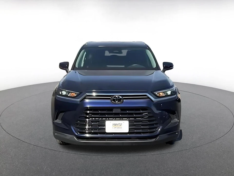 2025 Toyota Highlander - Image 4 of 31
