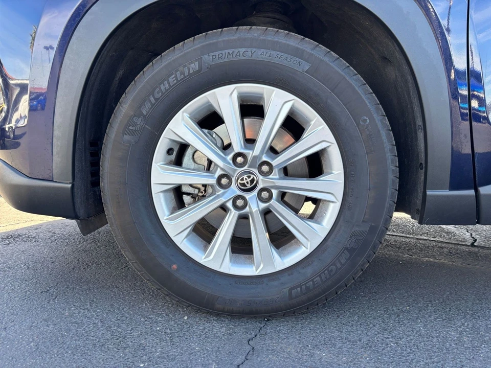 2025 Toyota Highlander - Image 27 of 31