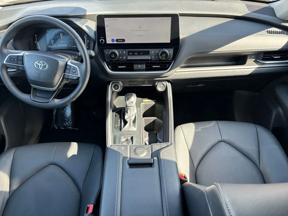 2025 Toyota Highlander - Image 30 of 31
