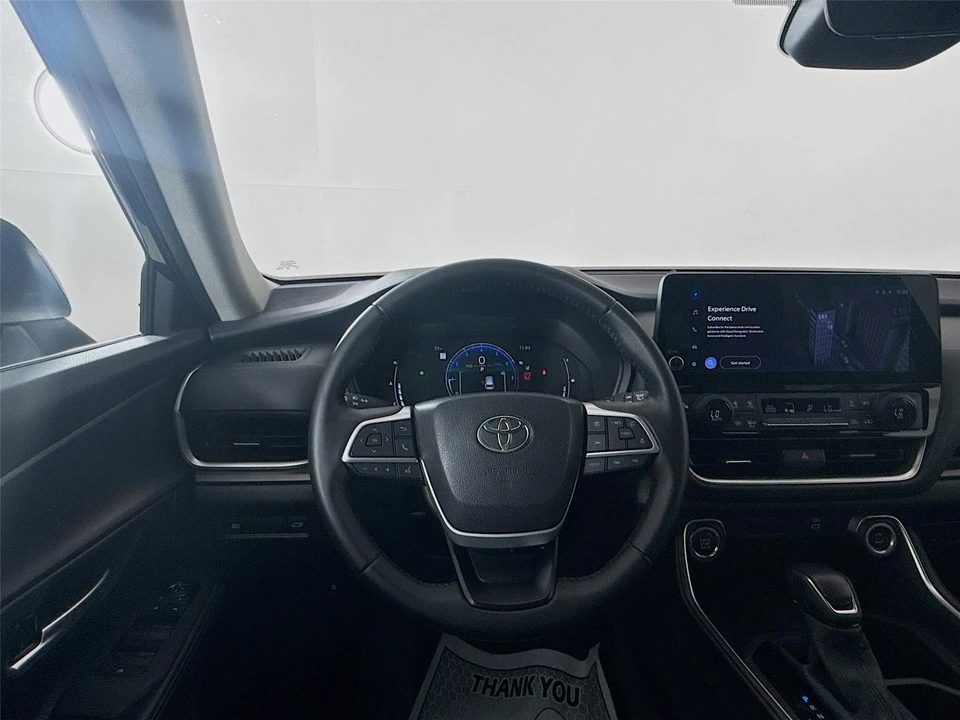 2025 Toyota Highlander - Image 3 of 21