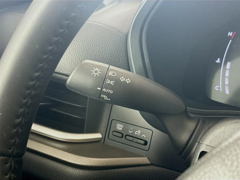 2025 Toyota Highlander - Image 5 of 21