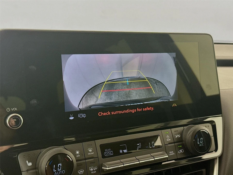 2025 Toyota Highlander - Image 10 of 21