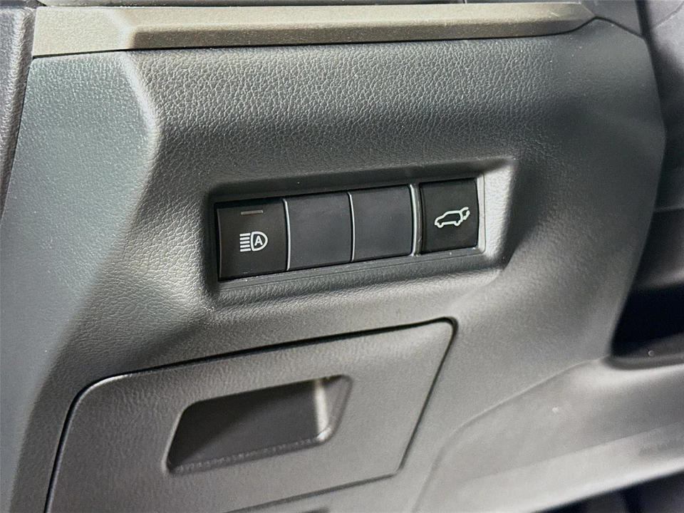 2025 Toyota Highlander - Image 7 of 21